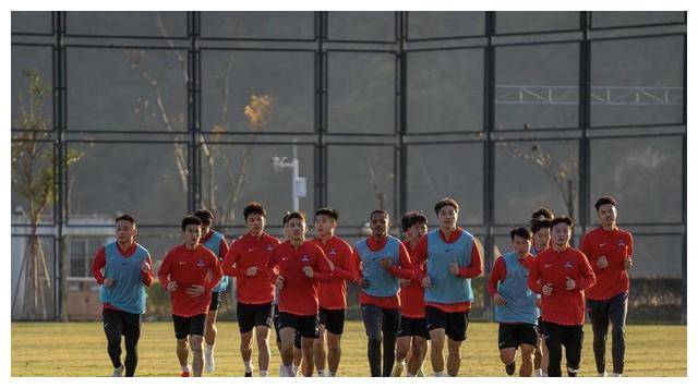 金年会真人-关于交易市场火热，球队或将招兵买马提升实力的信息