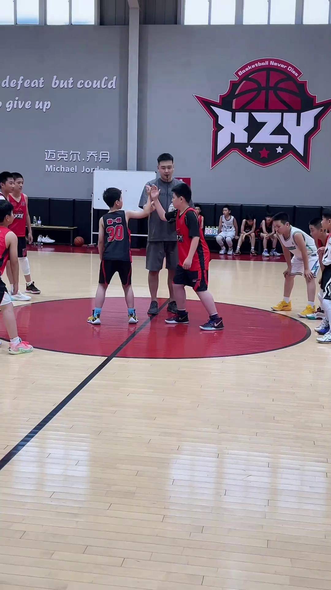 金年会集团-关于NBA明星带领青少年篮球训练营，授技术的信息