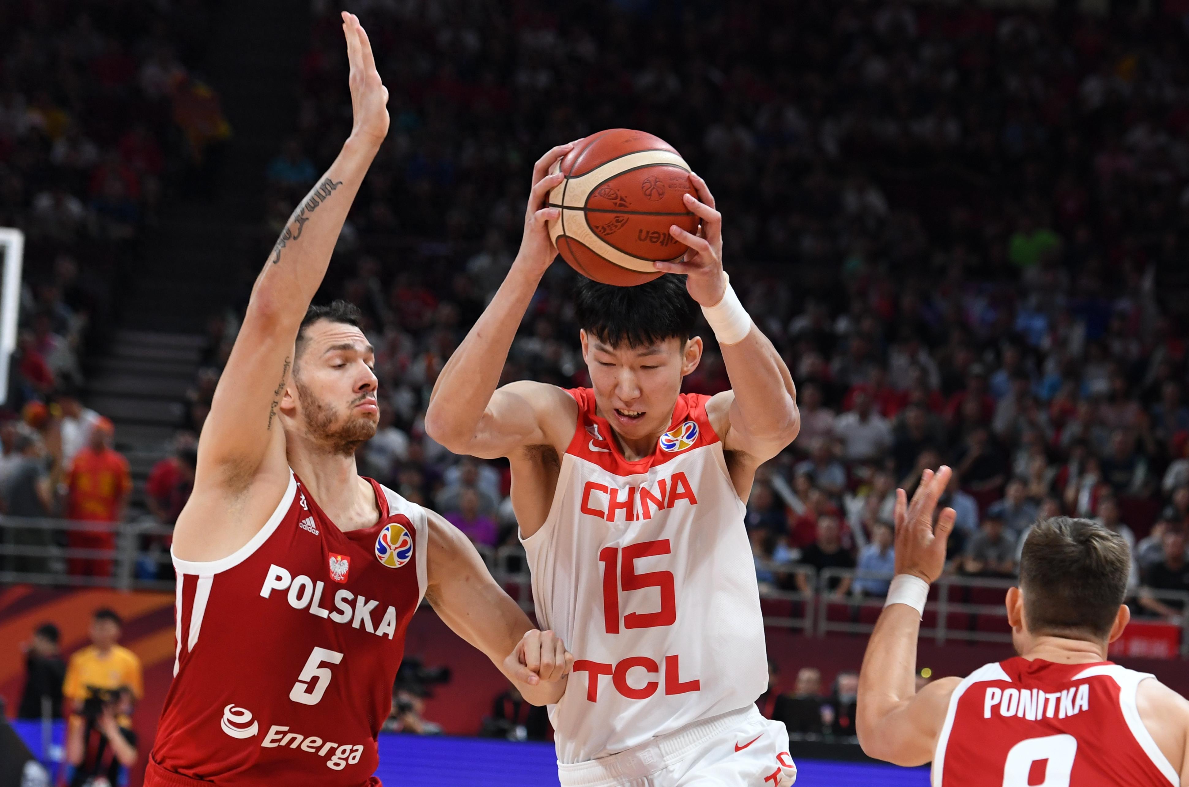 陕西男篮在比赛中顽强拼搏,一举战胜对手的简单介绍 陕西男篮在比赛中顽强拼搏,一举战胜对手的简单介绍