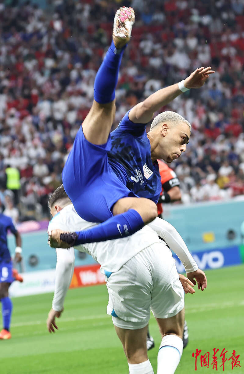 关于足坛一角:世界级球员展现技艺,场面激烈的信息 关于足坛一角:世界级球员展现技艺,场面激烈的信息