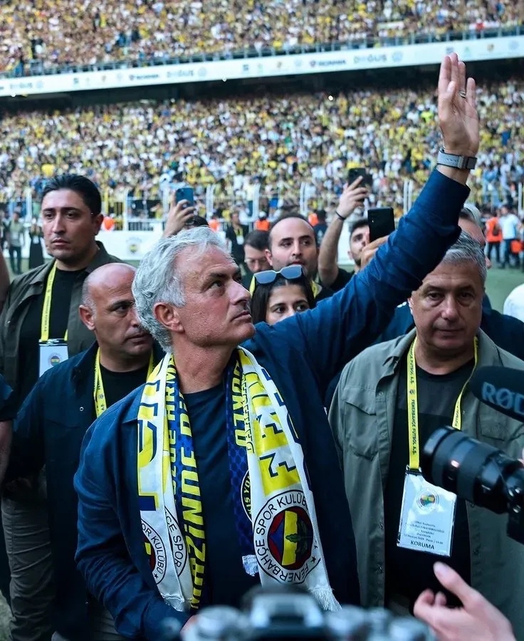 罗马主帅穆里尼奥:球队需要保持势头,争夺冠军的简单介绍 罗马主帅穆里尼奥:球队需要保持势头,争夺冠军的简单介绍