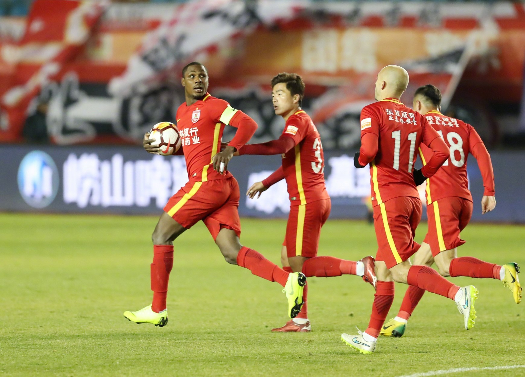 关于瓦雷斯主场告损,继续保级之路漫漫的信息 关于瓦雷斯主场告损,继续保级之路漫漫的信息