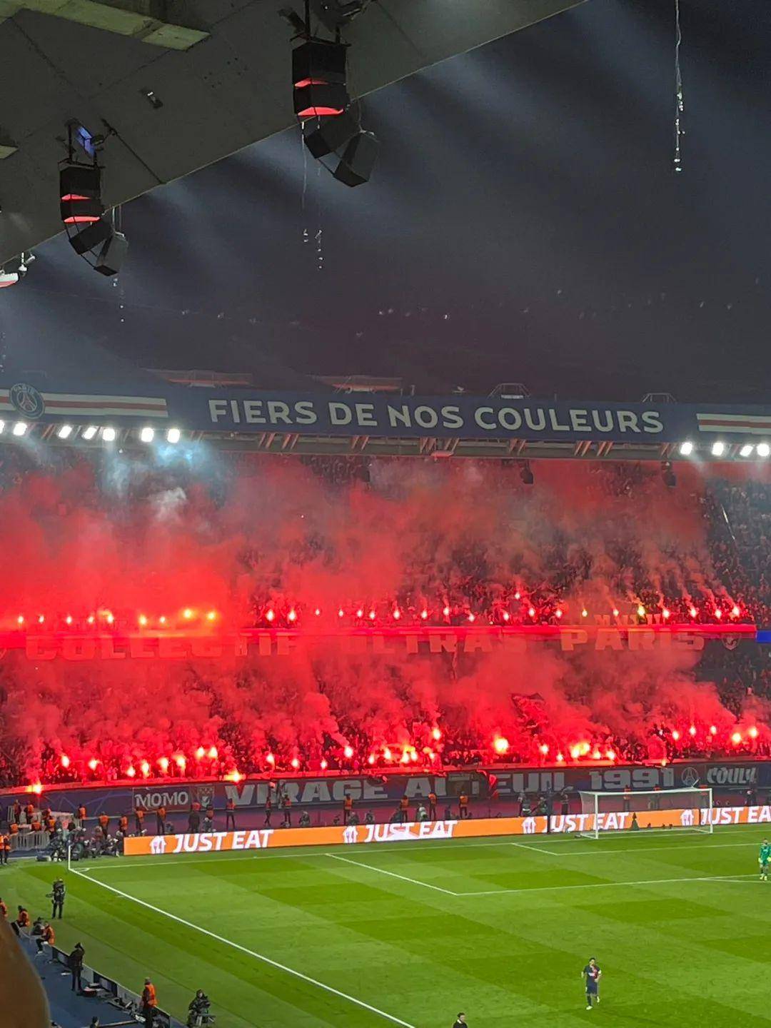 包含巴黎王子公园狂欢,球迷庆祝晋级欧洲的词条 包含巴黎王子公园狂欢,球迷庆祝晋级欧洲的词条