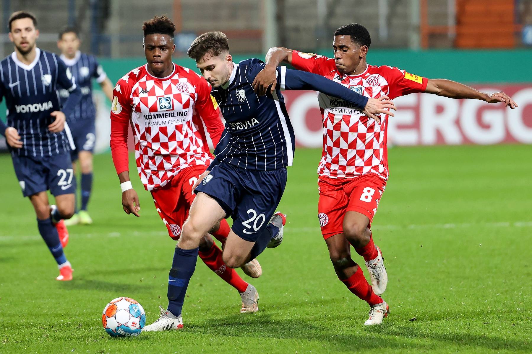 美因茨球队客场逼平对手,积分榜位置逐渐稳定的简单介绍 美因茨球队客场逼平对手,积分榜位置逐渐稳定的简单介绍