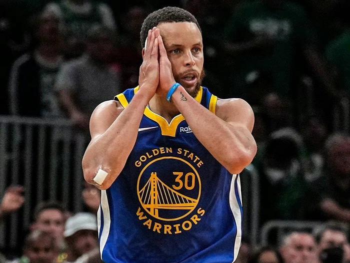 JNH体育-轰炸机再发威！尤文图斯前锋梅开二度的简单介绍