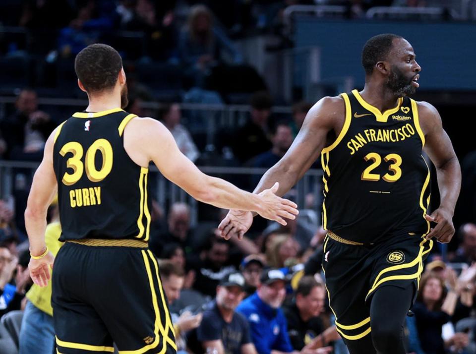 金年会平台-步行者客场大败，遭水花兄弟绝杀