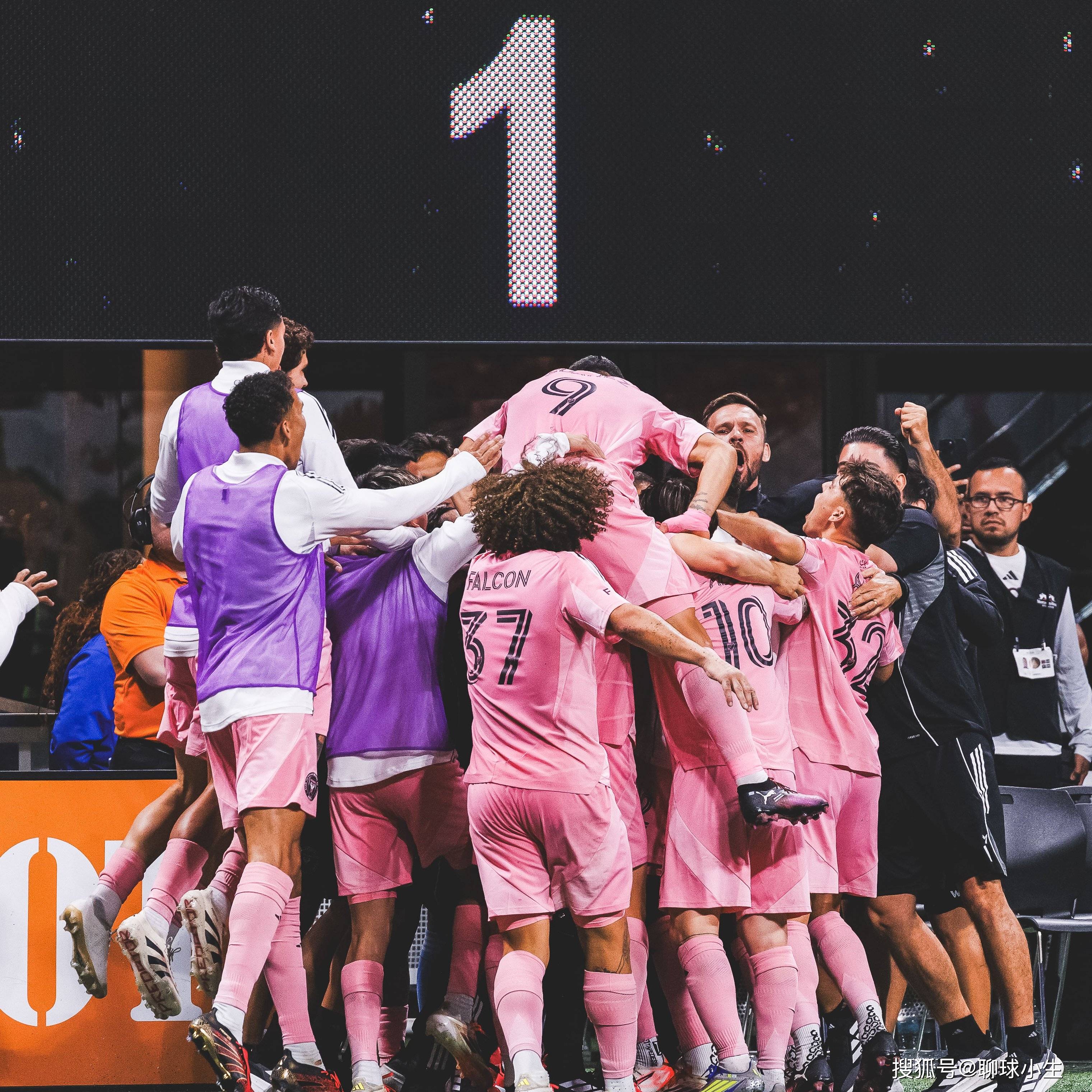 jinnianhui-替补球员协助梅开二度，球队实现逆袭的简单介绍