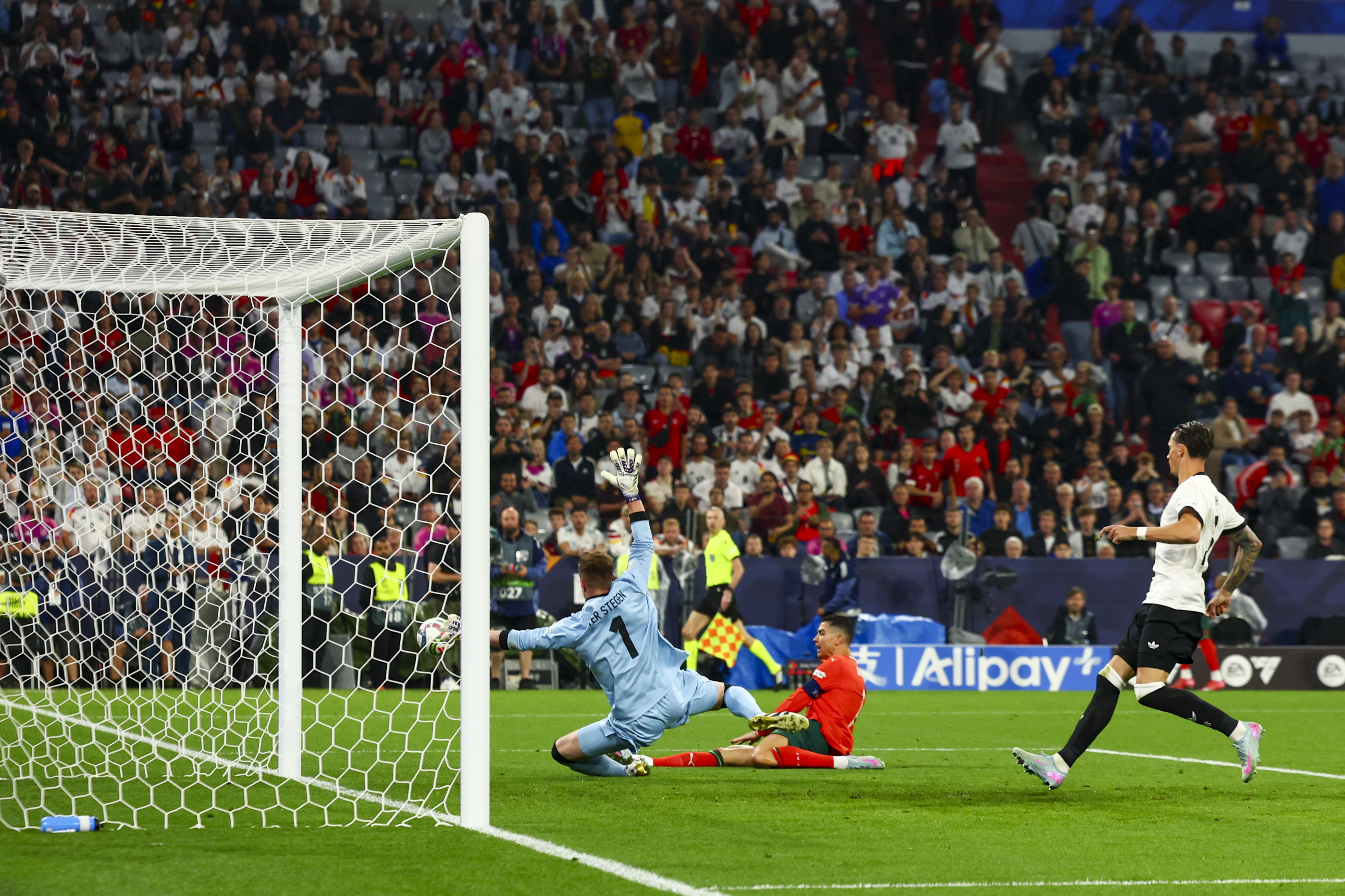 金年会网站-欧洲锦标赛开赛在即，国家队为争夺冠军而努力训练的简单介绍