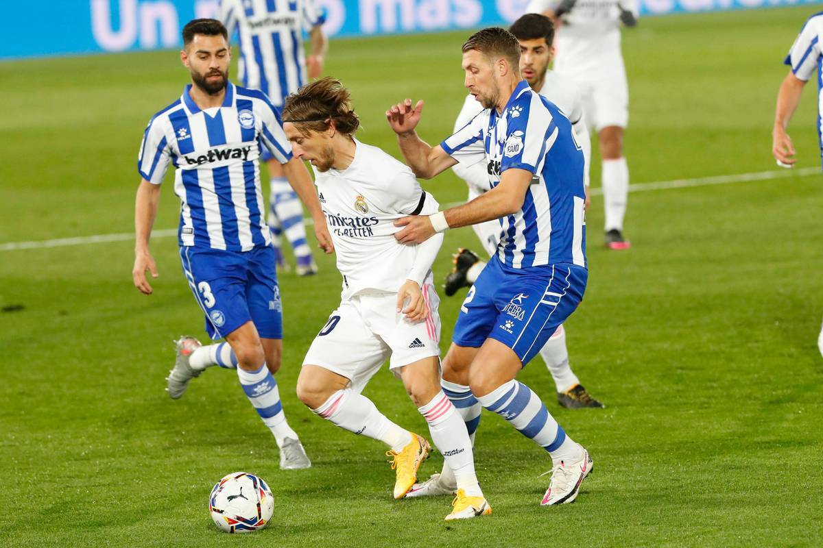 包含皇马力擒瓦伦西亚继续保持胜伐的词条 包含皇马力擒瓦伦西亚继续保持胜伐的词条