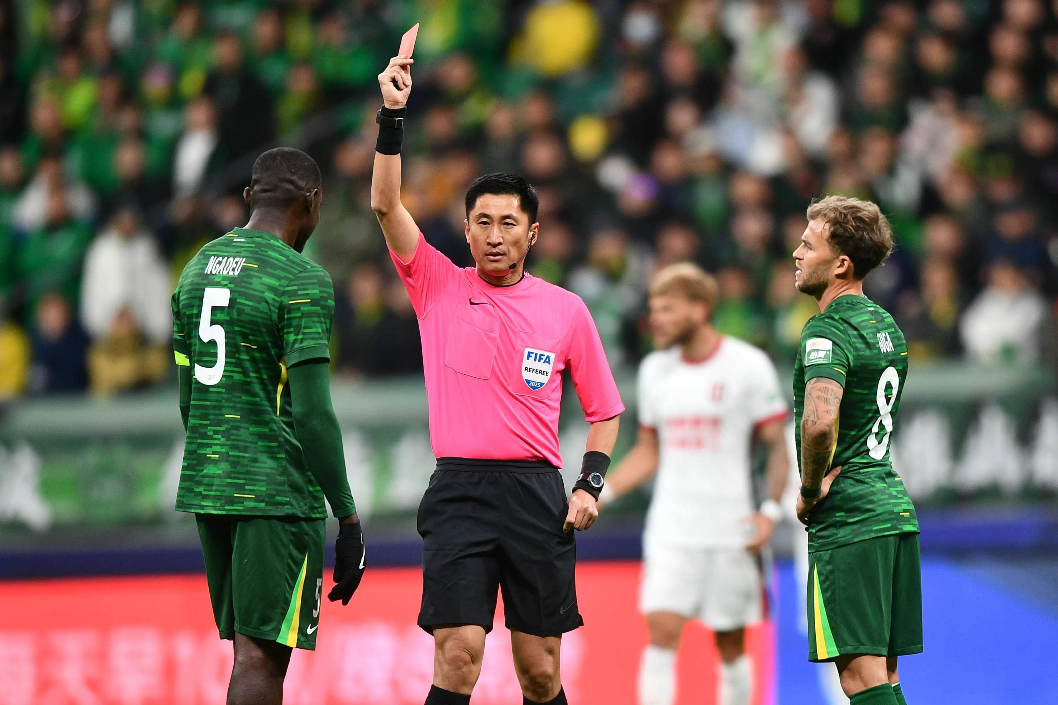 金年会体育-球队主帅遭遇困境，球迷担心未来