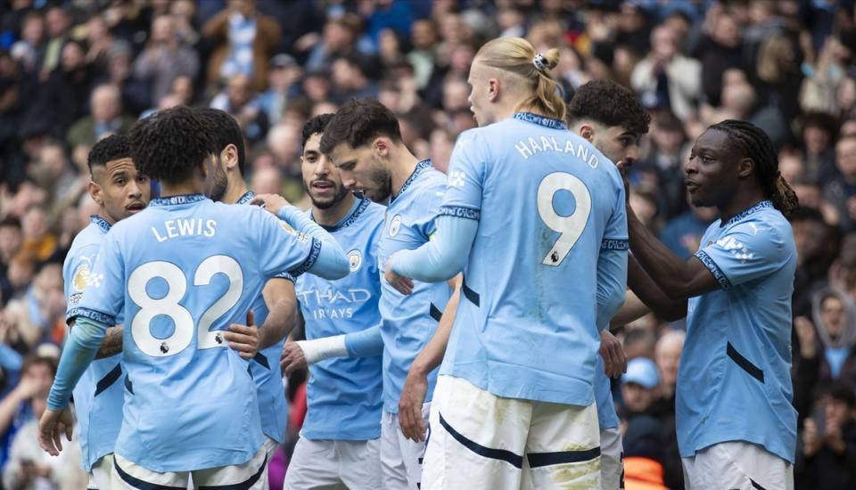 曼城主场失利,争冠形势岌岌可危的简单介绍 曼城主场失利,争冠形势岌岌可危的简单介绍