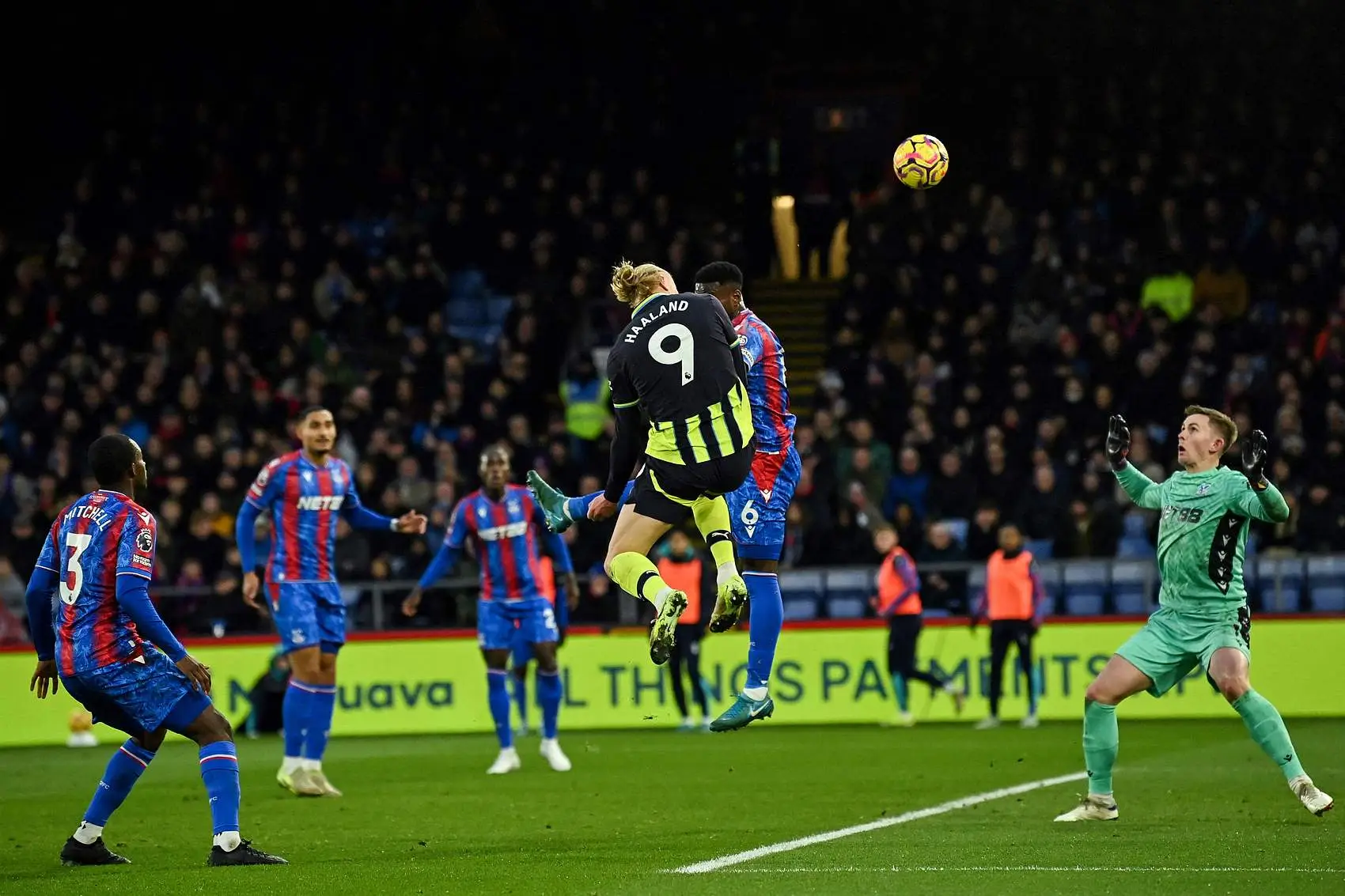 jinnianhui-关于场面火爆!英超观众席沸腾不已的信息