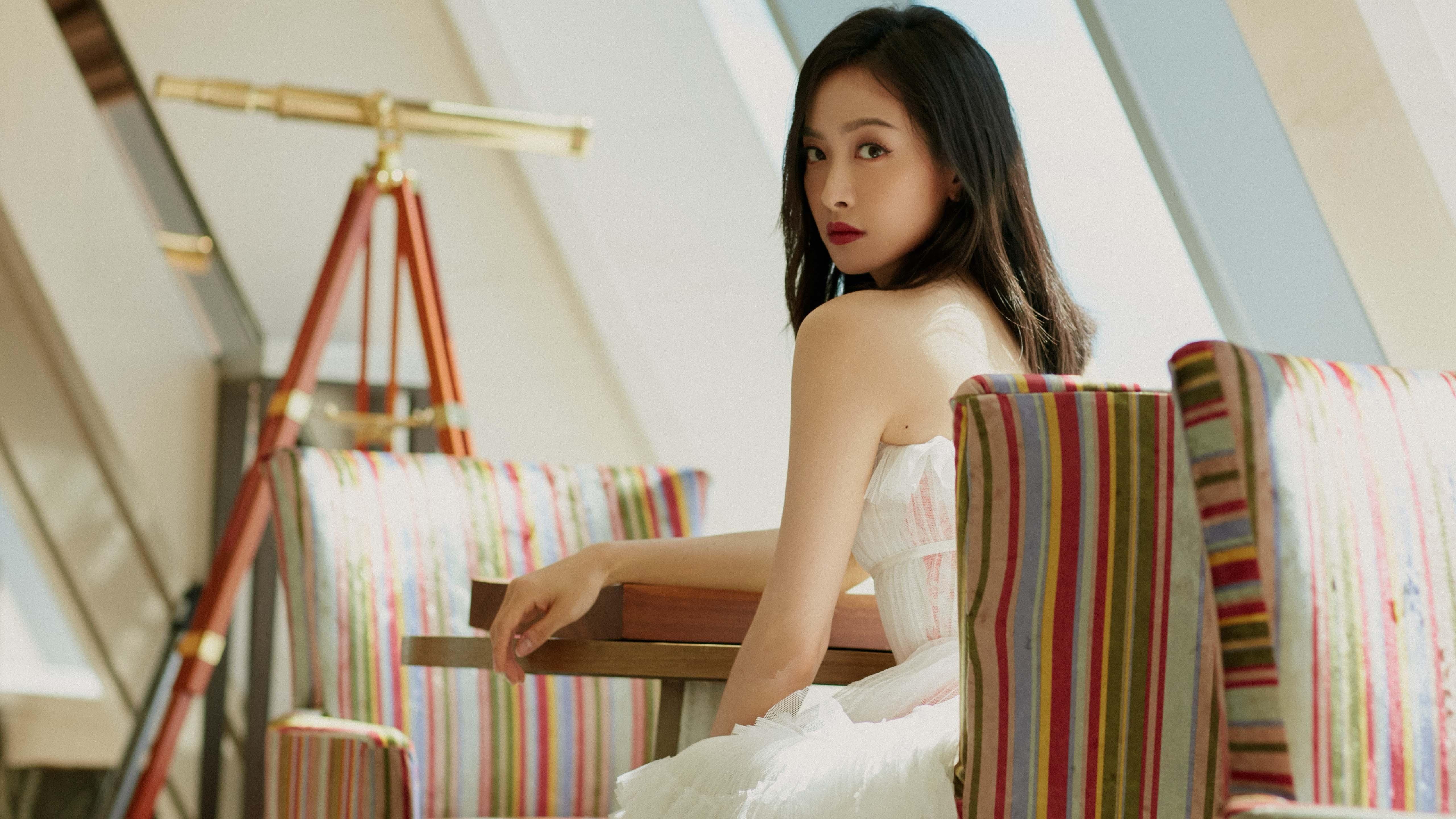 米切尔巨星风采闪耀，尼克斯力克马刺显统治力